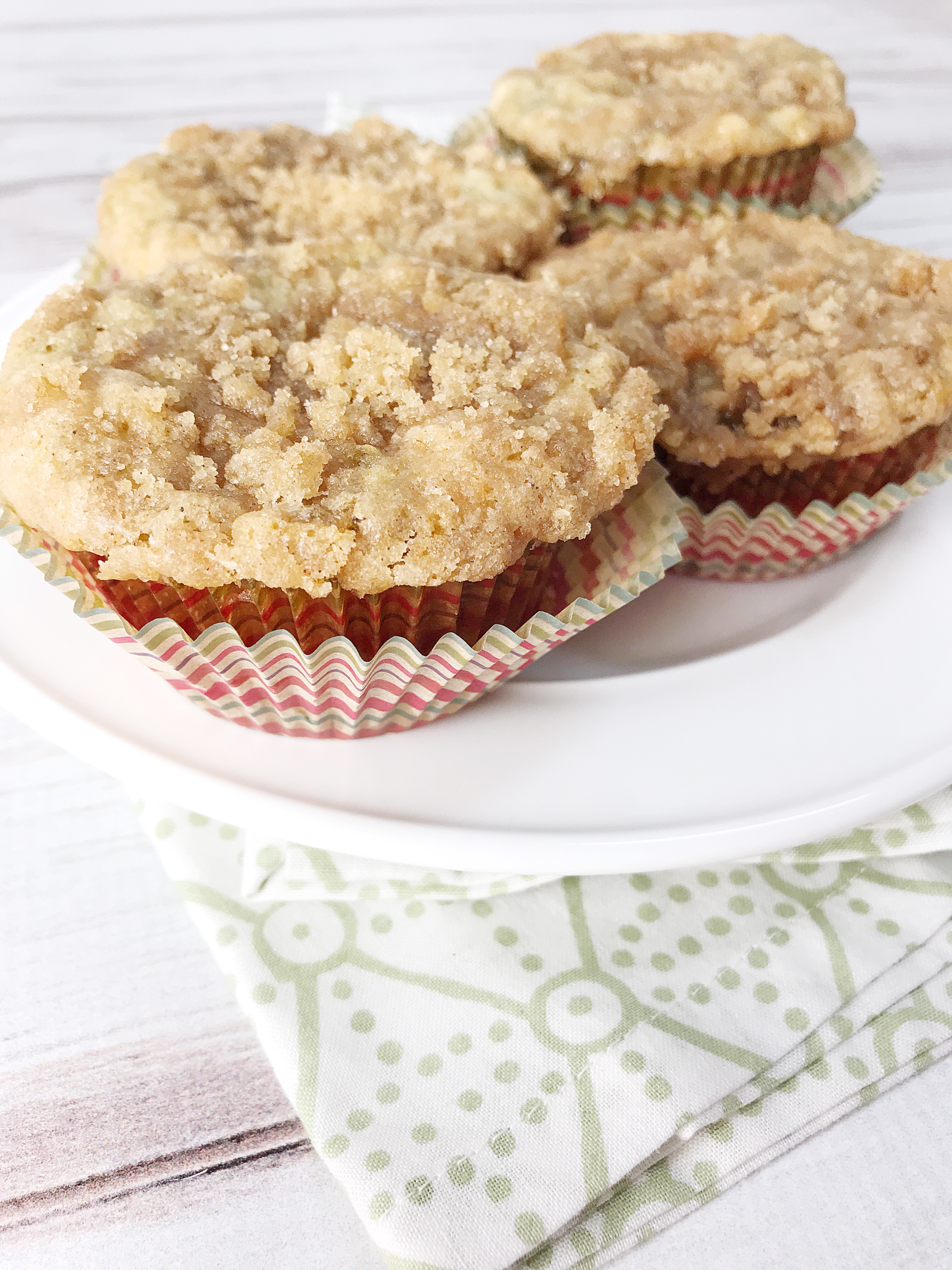 Banana Bread Muffins With Streusel - Kelly Lynn's Sweets And Treats