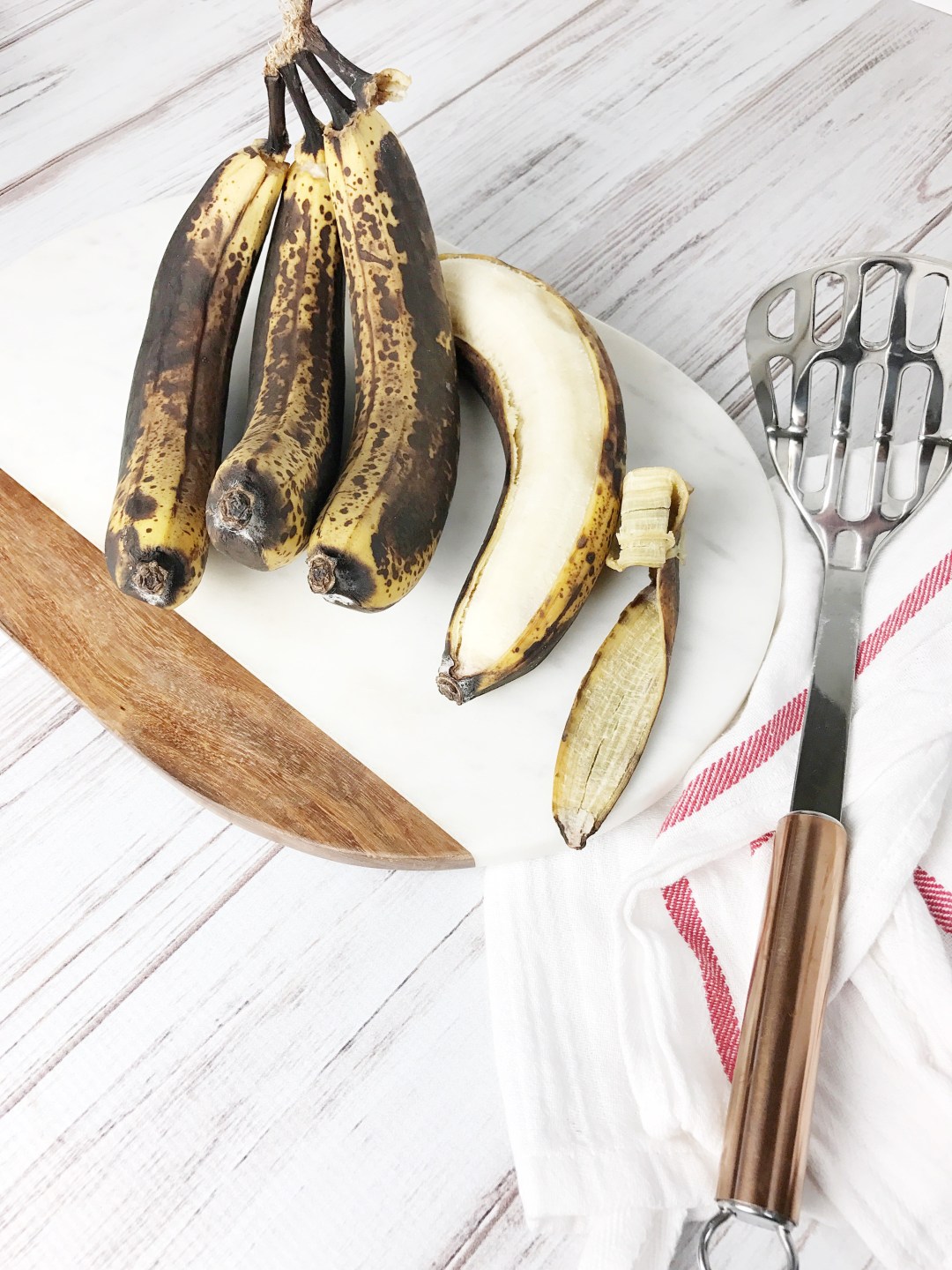 Banana Blondie Bars With Banana Icing - Kelly Lynn's Sweets And Treats